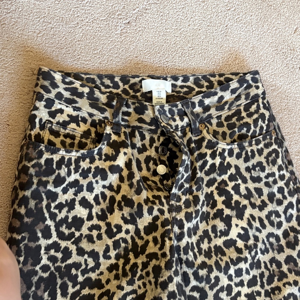 H&M Leopard Print Wide Leg Jeans in Black and Tan - Picture 4 of 4